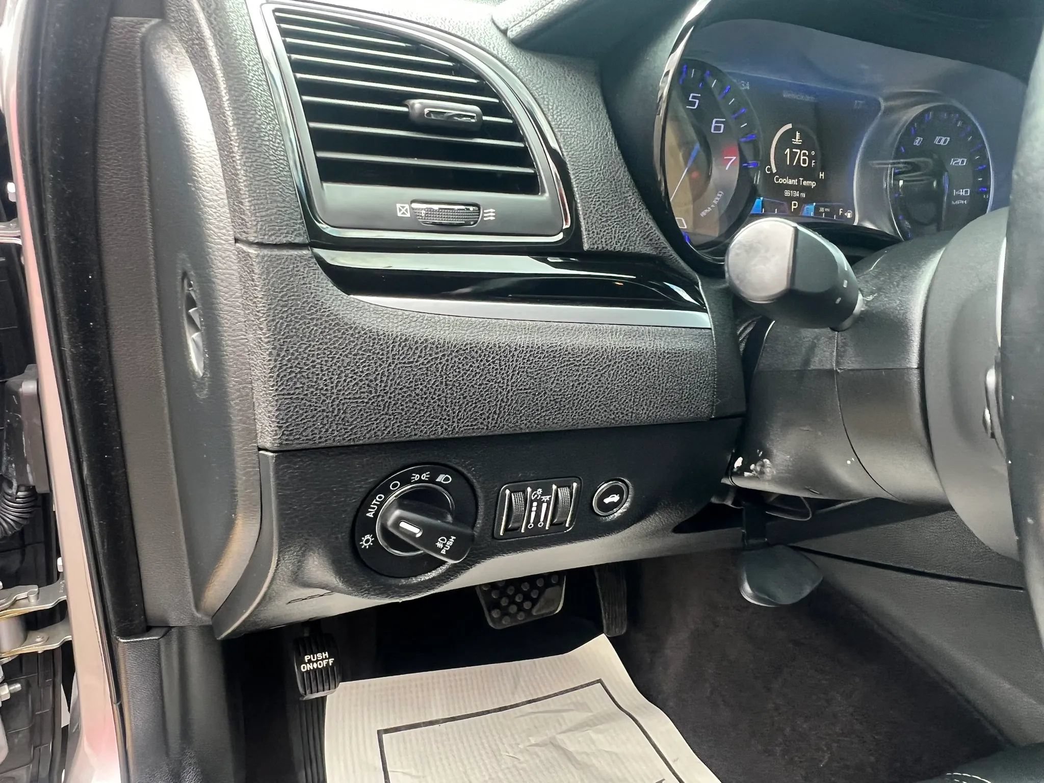 Used 2018 Chrysler 300 S w/ 300S Premium Group RWD image 13
