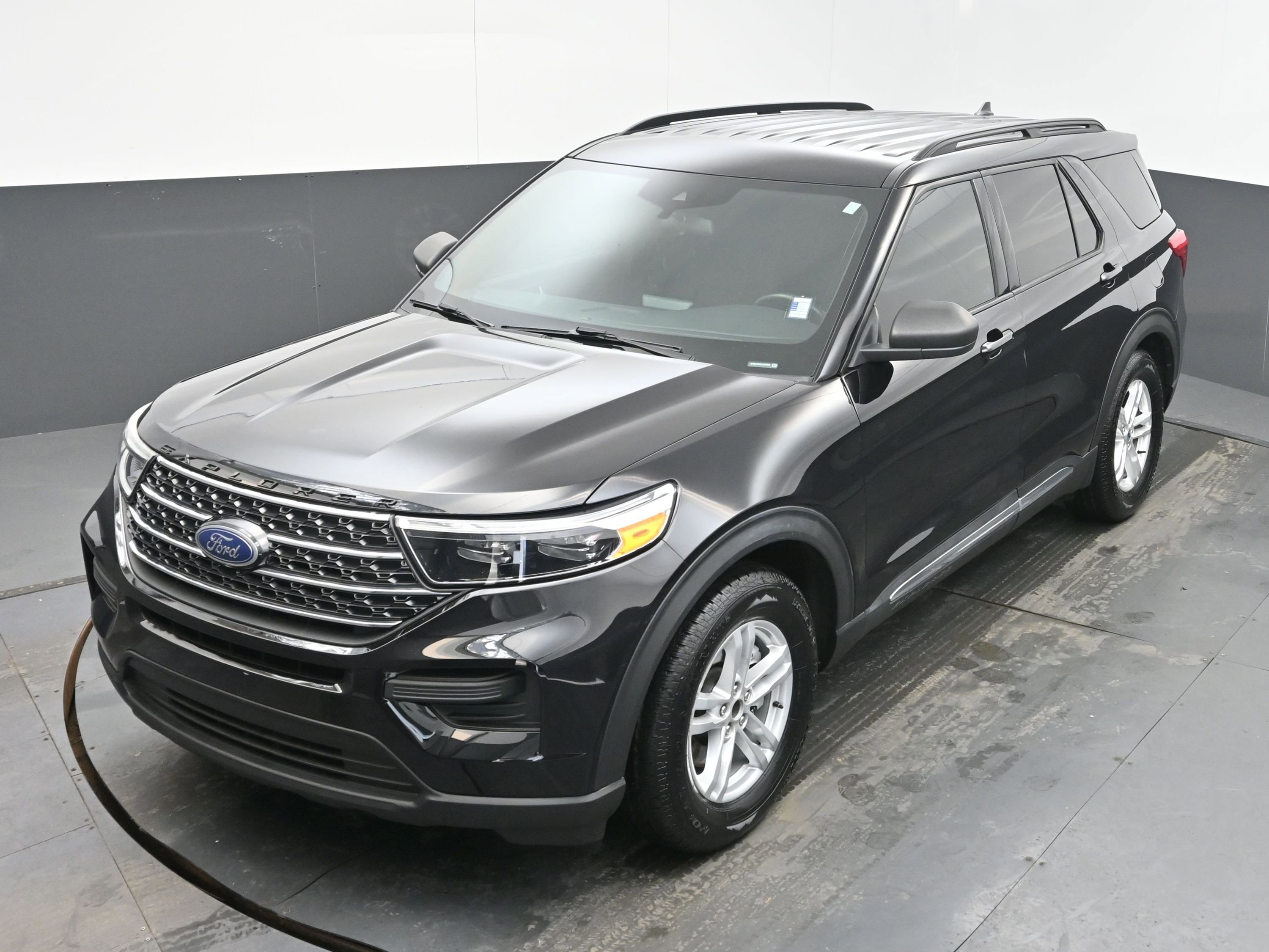 Used 2020 Ford Explorer XLT w/ Class III Trailer Tow Package image 35