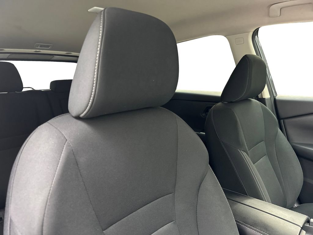Used 2024 Nissan Rogue S AWD/4WD image 45