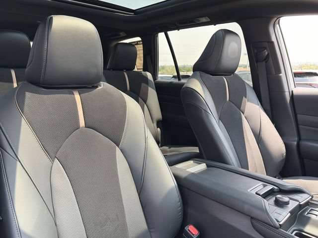 Used 2025 Toyota Grand Highlander AWD Hybrid image 36