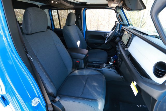 New 2026 Jeep Gladiator Sport image 25