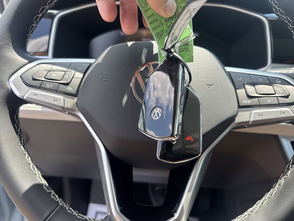 New 2025 Volkswagen Taos SE image 27