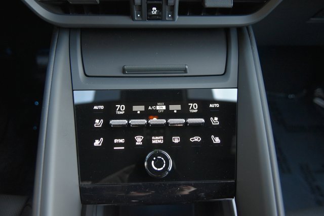 Certified 2025 Porsche Macan 4 Electric image 18