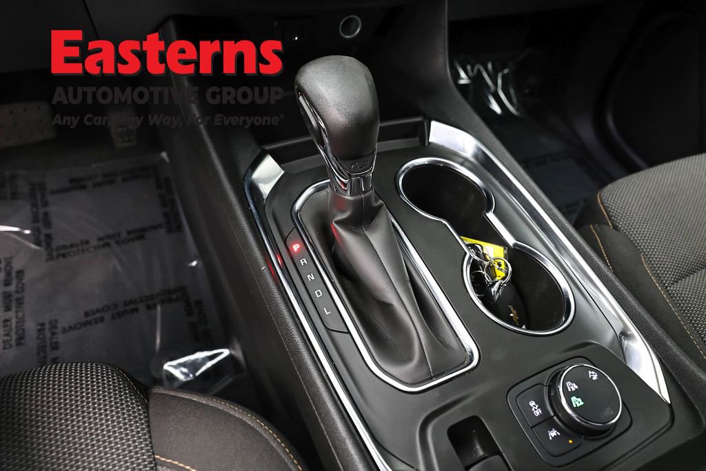 Used 2021 Chevrolet Traverse LT image 13