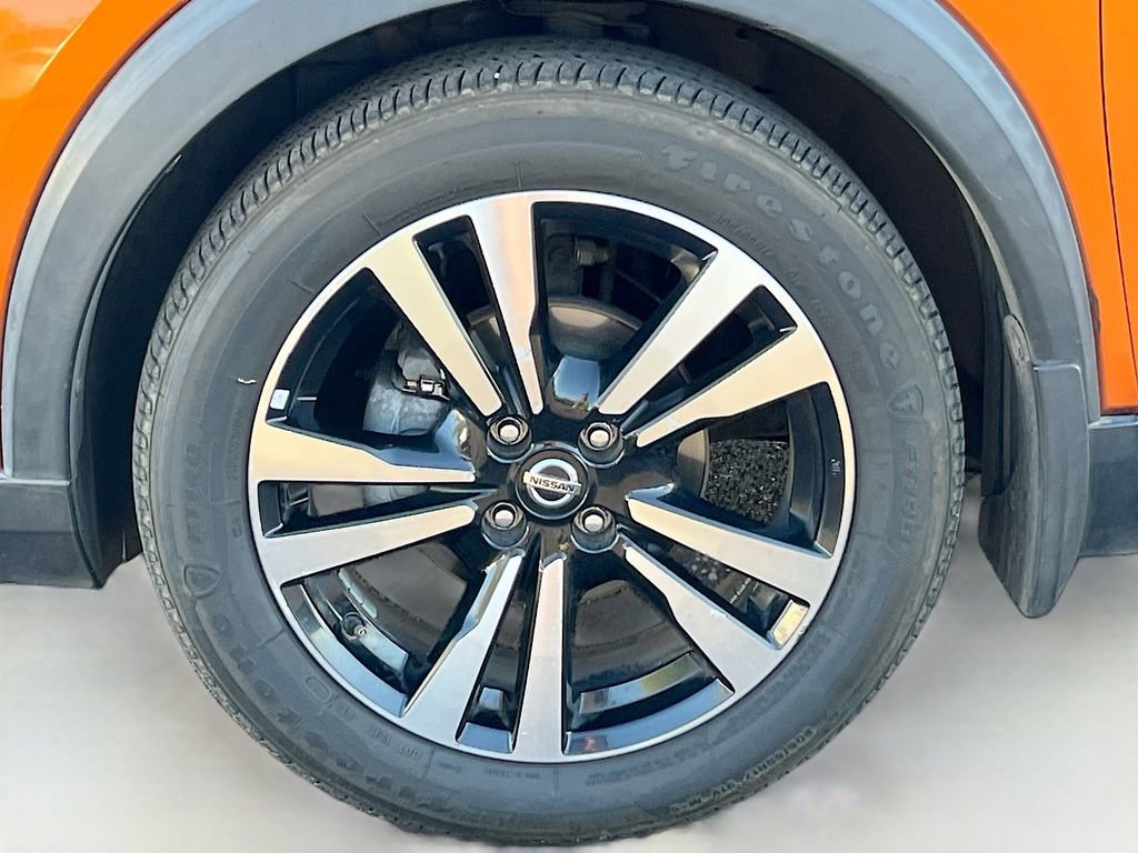 Used 2019 Nissan Kicks SV image 28