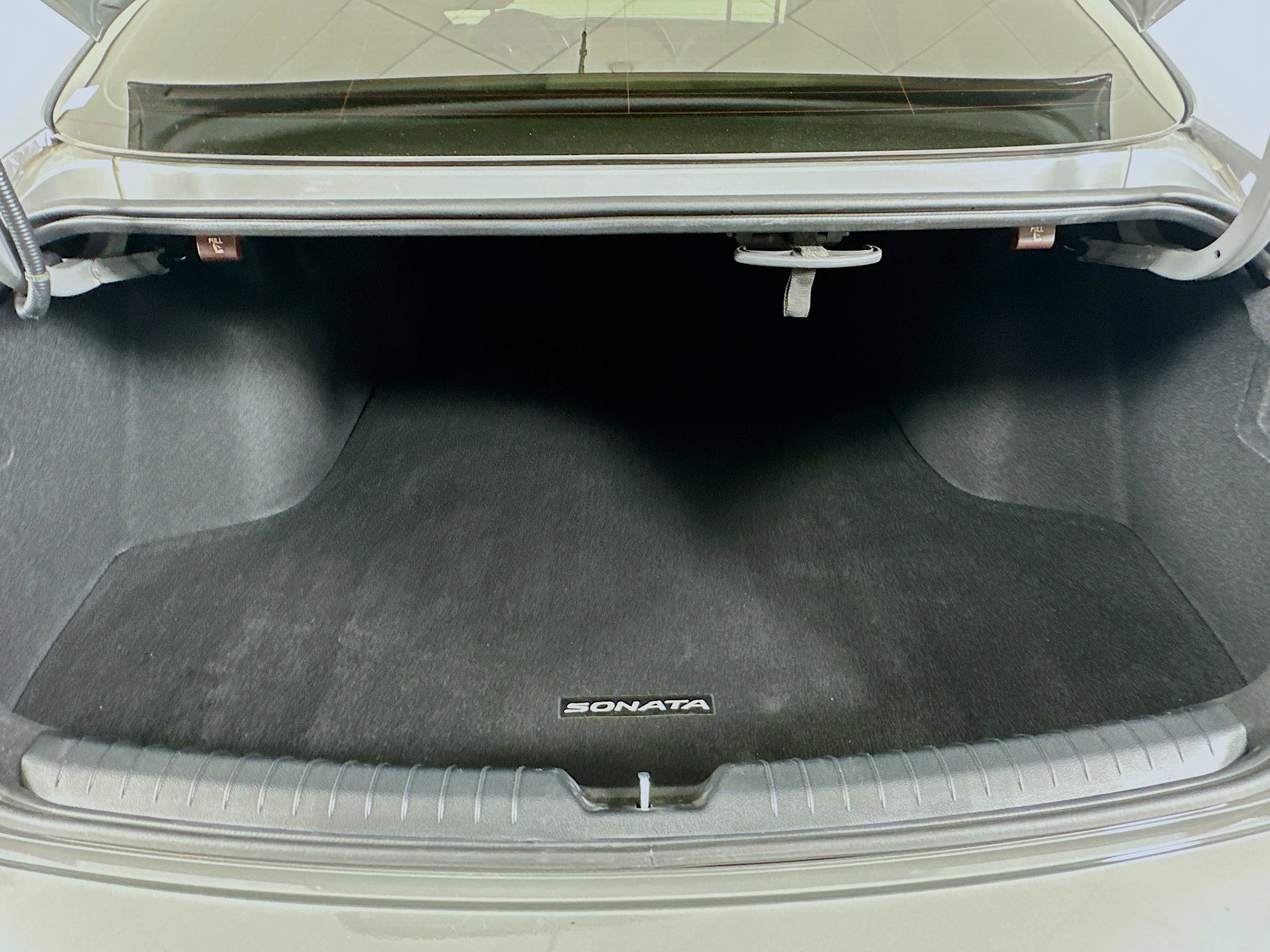 Used 2023 Hyundai Sonata SE w/ Cargo Package image 27