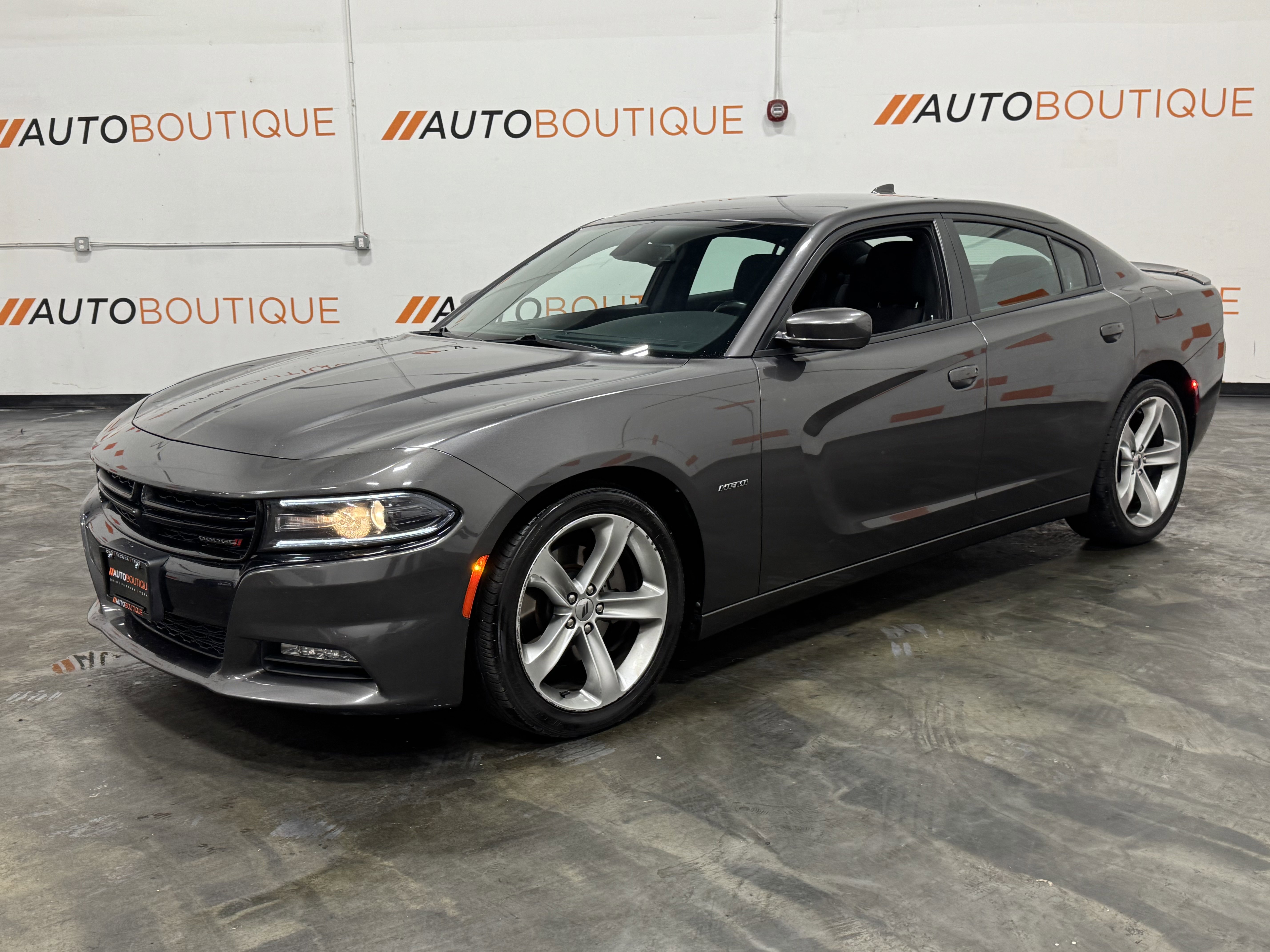Used 2017 Dodge Charger R/T image 6
