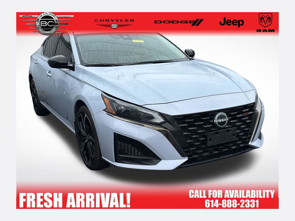 Used 2023 Nissan Altima 2.5 SR AWD/4WD image 1