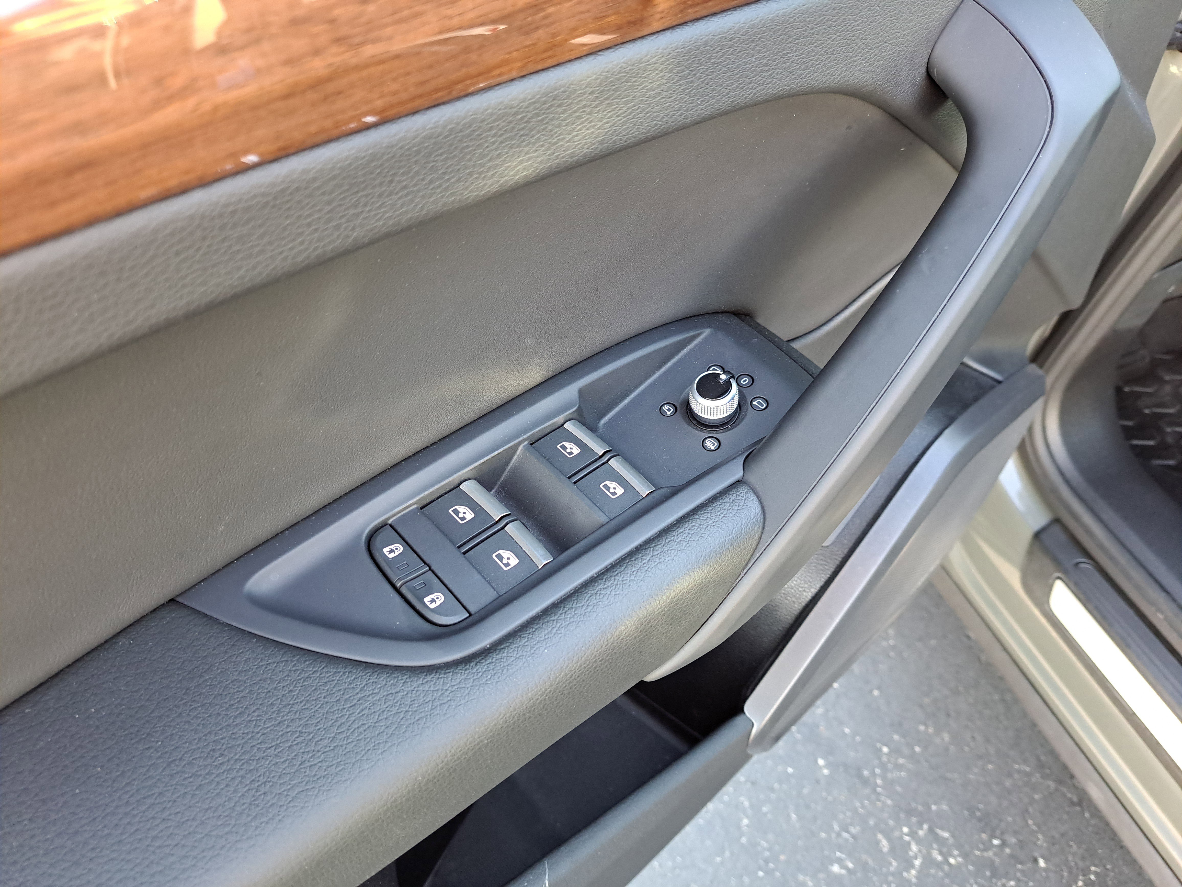 Used 2023 Audi Q5 2.0T Premium image 17