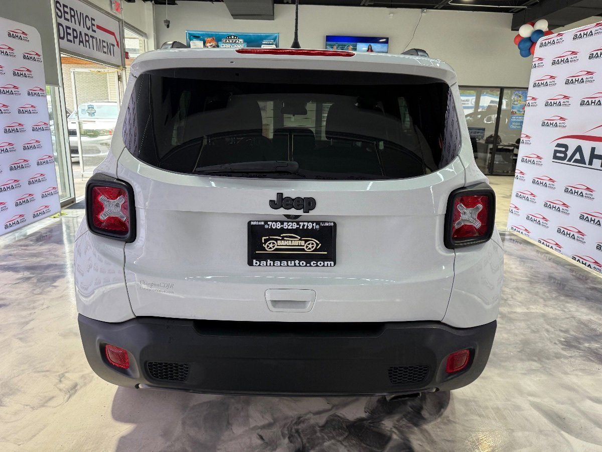 Used 2021 Jeep Renegade Latitude w/ Sun & Sound Group FWD image 7
