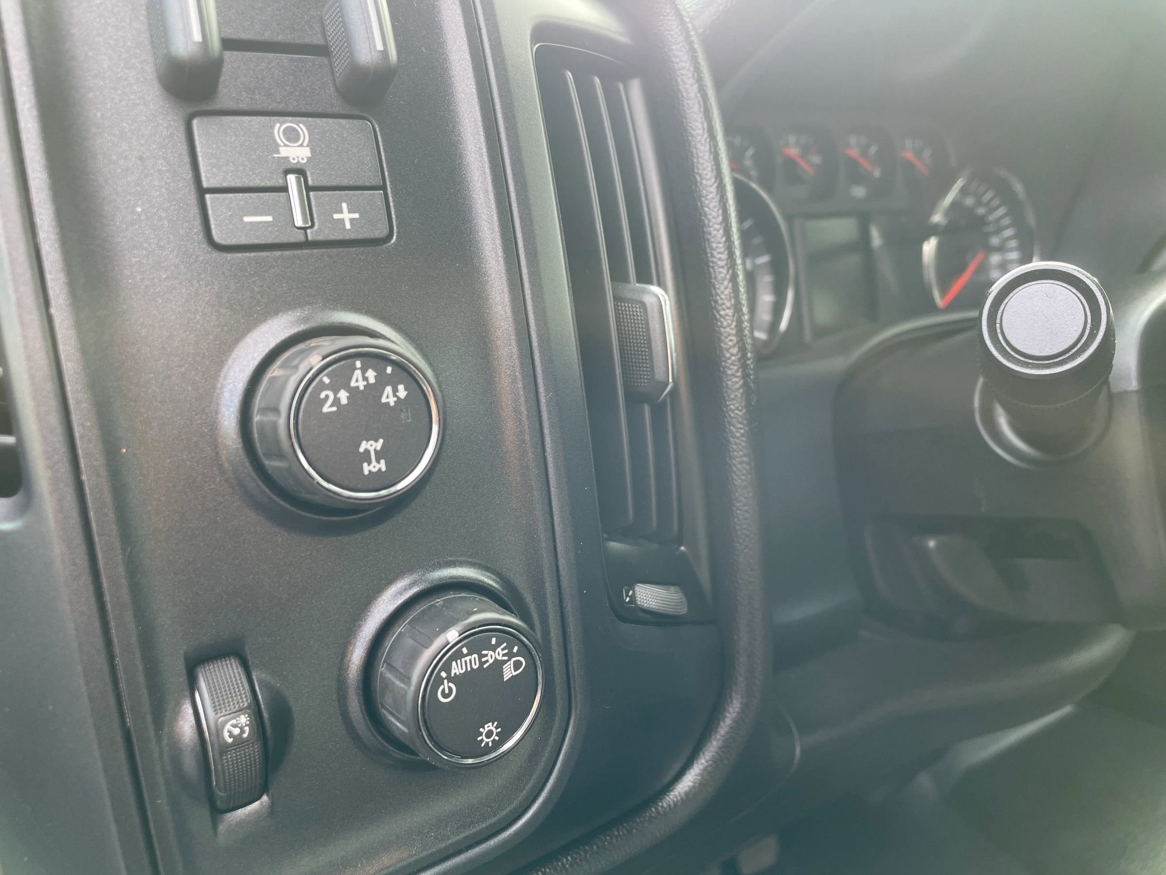 Used 2015 Chevrolet Silverado 2500 W/T w/ Snow Plow Prep Package image 14