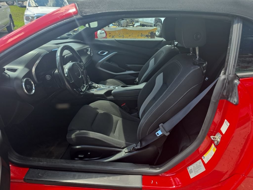 Used 2019 Chevrolet Camaro LT RWD image 10