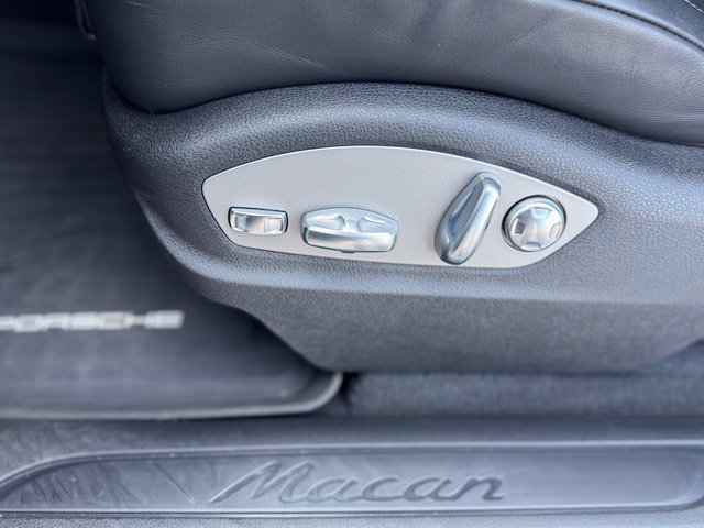 Certified 2026 Porsche Macan AWD/4WD image 16