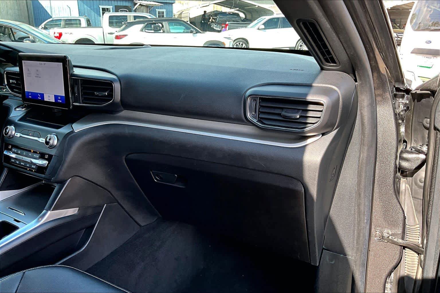 Used 2020 Ford Explorer XLT w/ Equipment Group 202A image 19