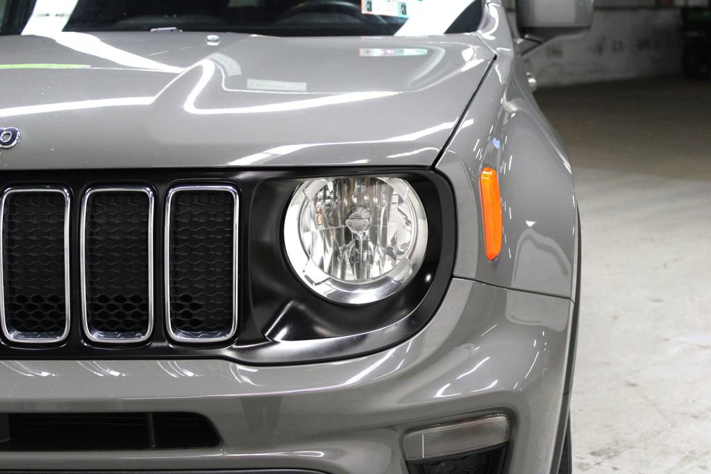 Used 2020 Jeep Renegade Latitude w/ Cold Weather Group image 34