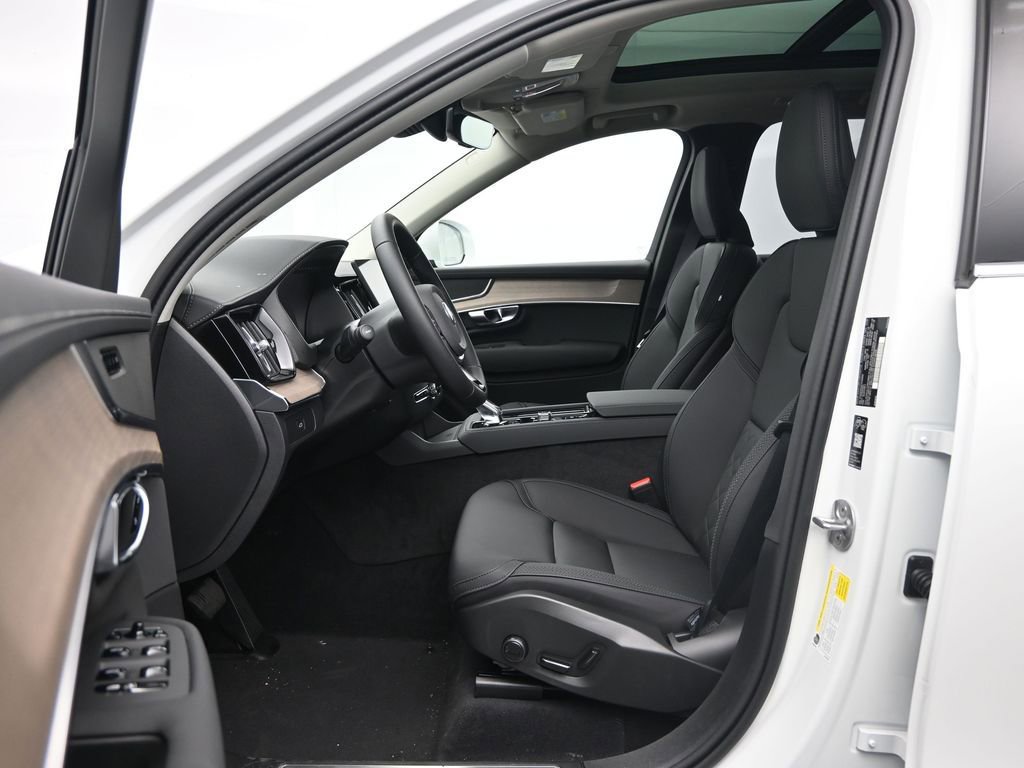New 2026 Volvo XC90 B6 Plus w/ Protection Package image 18