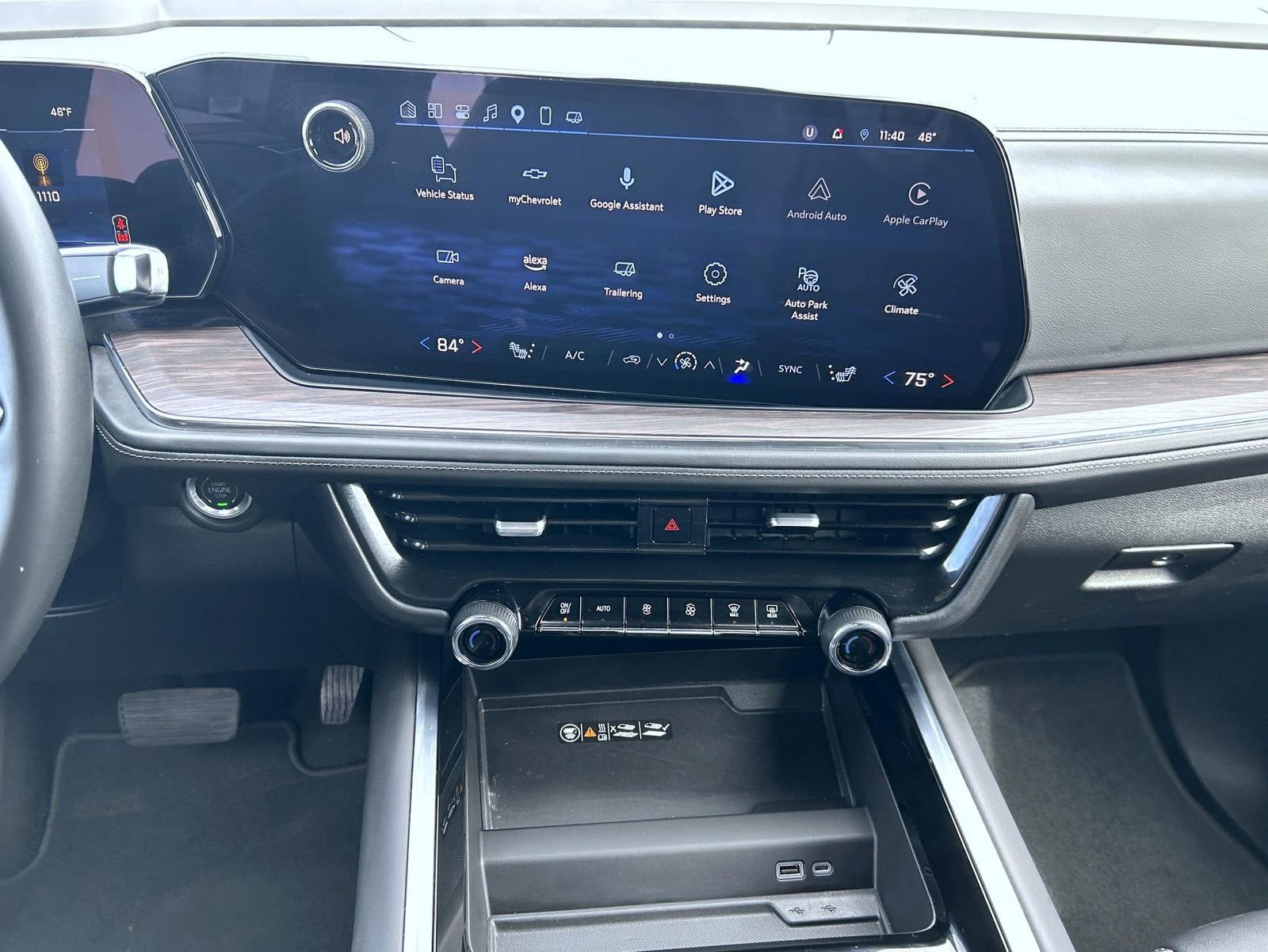 Certified 2025 Chevrolet Suburban Z71 AWD/4WD image 12