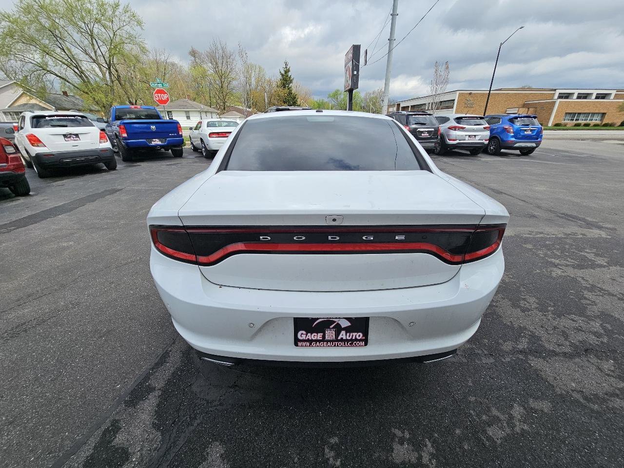 Used 2018 Dodge Charger SXT RWD image 9