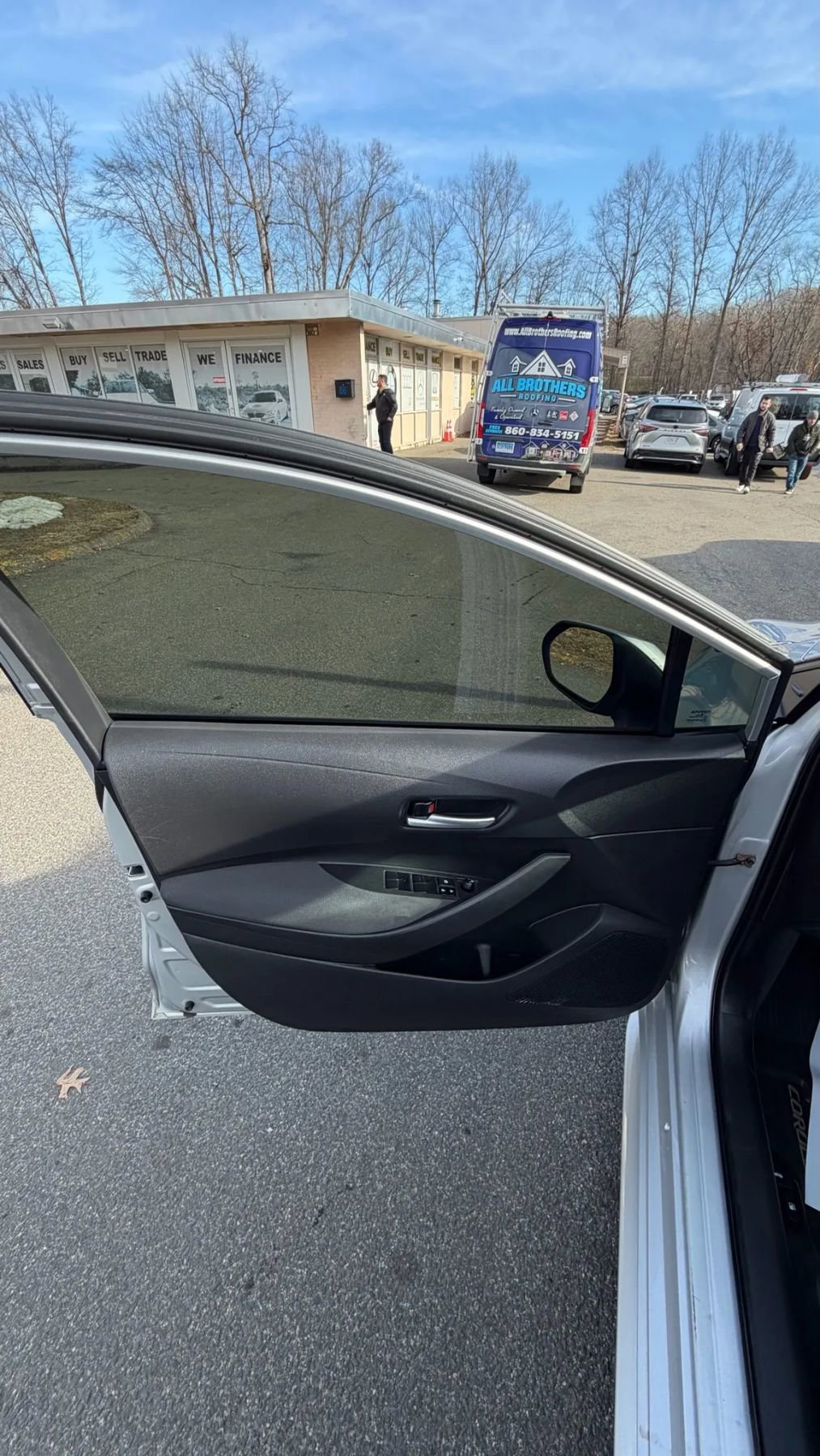 Used 2020 Toyota Corolla LE FWD image 9