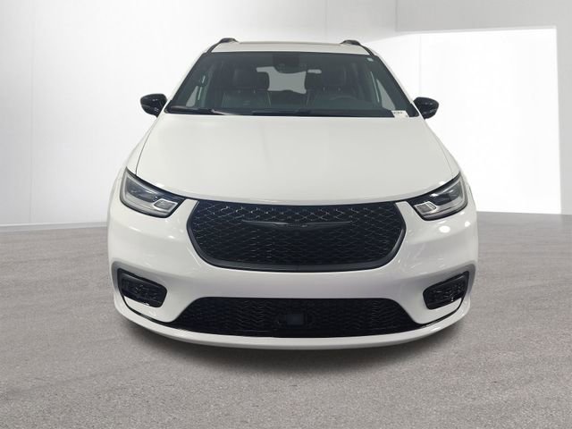 Used 2025 Chrysler Pacifica Limited FWD image 26