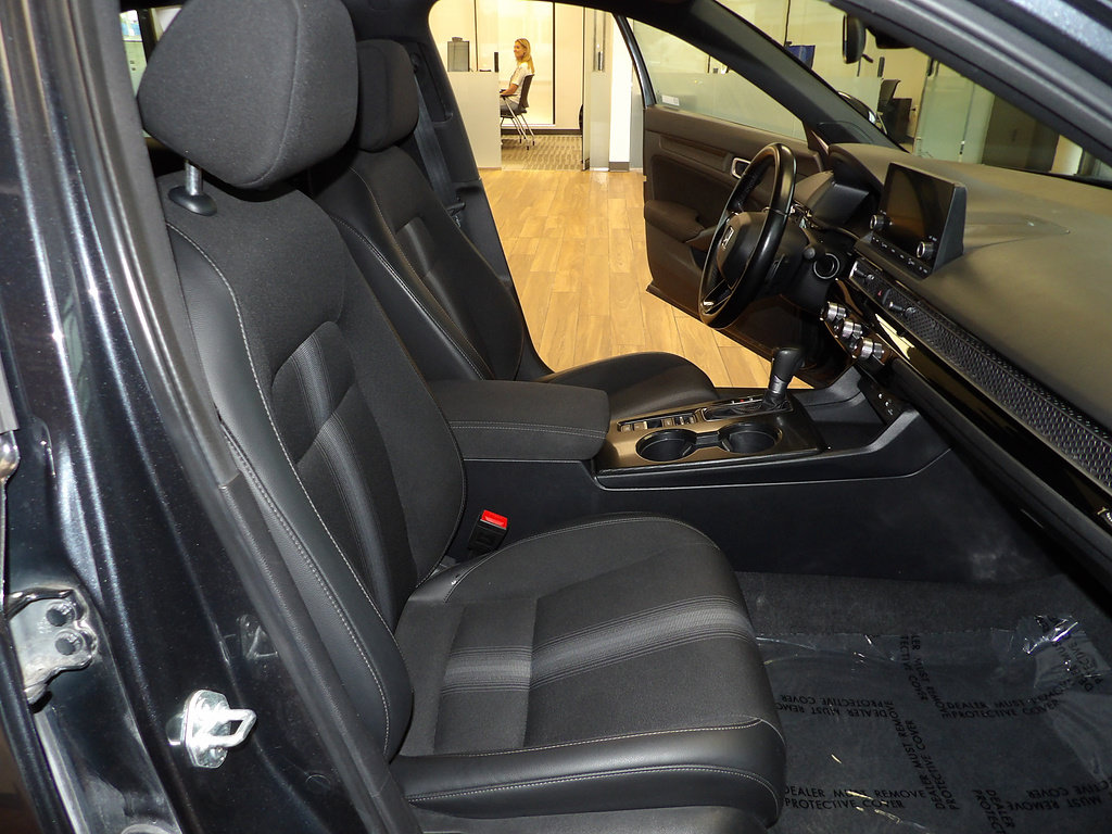 Used 2025 Honda Civic Sport image 14