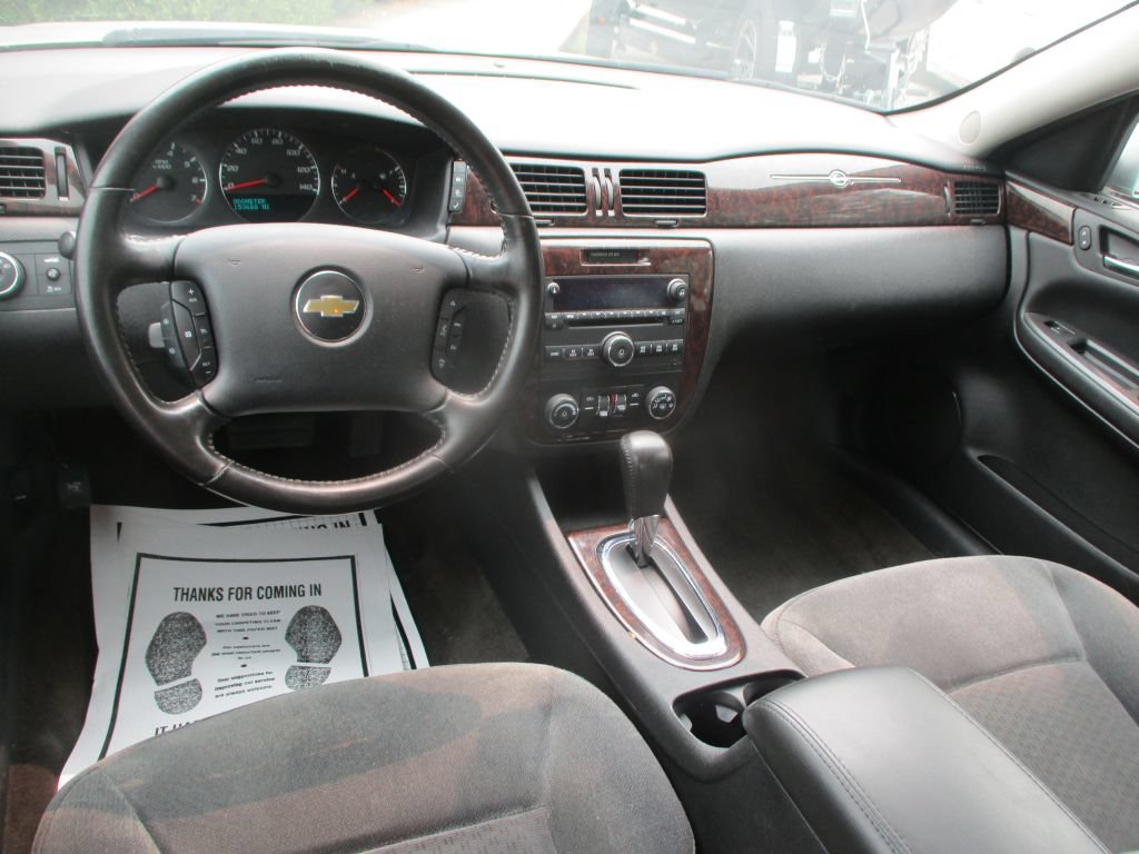 Used 2014 Chevrolet Impala LT w/ LT Sunroof Package FWD image 11