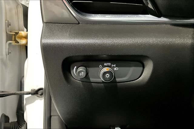 Used 2022 Chevrolet Traverse LT w/ Midnight/Sport Edition image 39