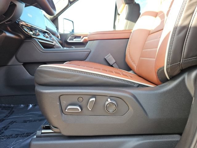 New 2026 GMC Sierra 3500 Denali Ultimate AWD/4WD image 30
