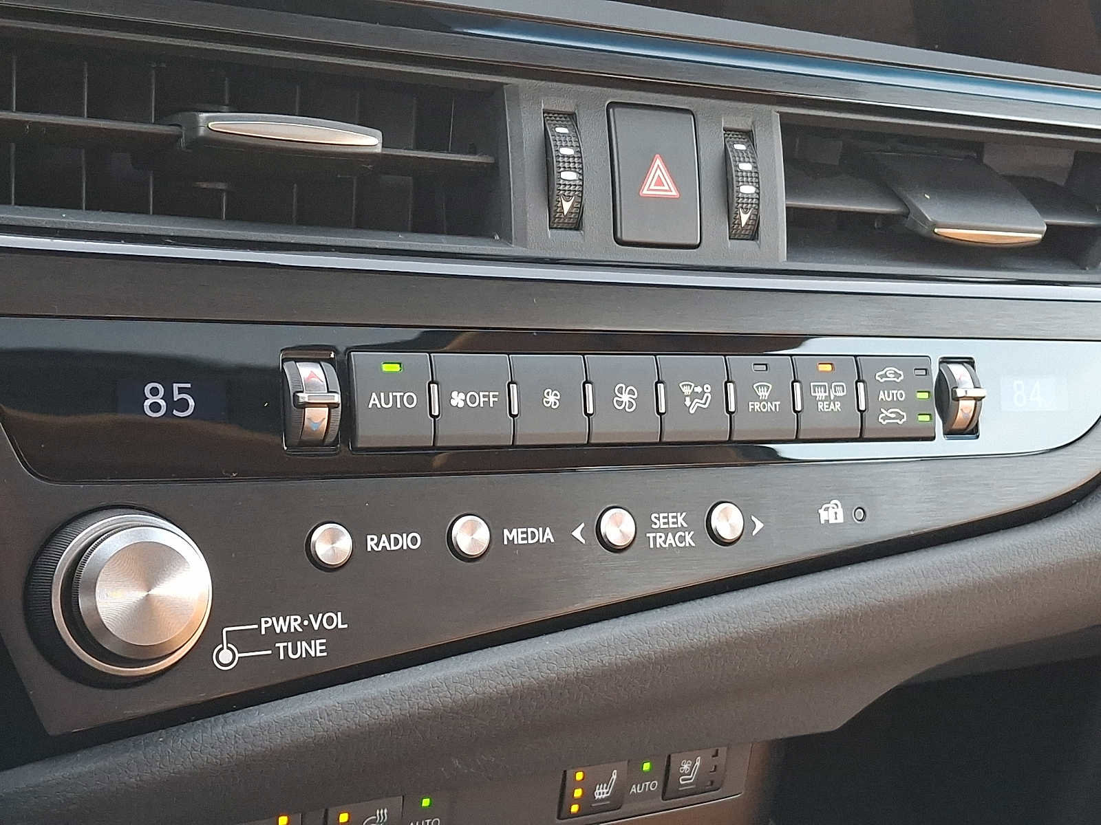 Used 2024 Lexus ES 250 w/ Premium Package image 14