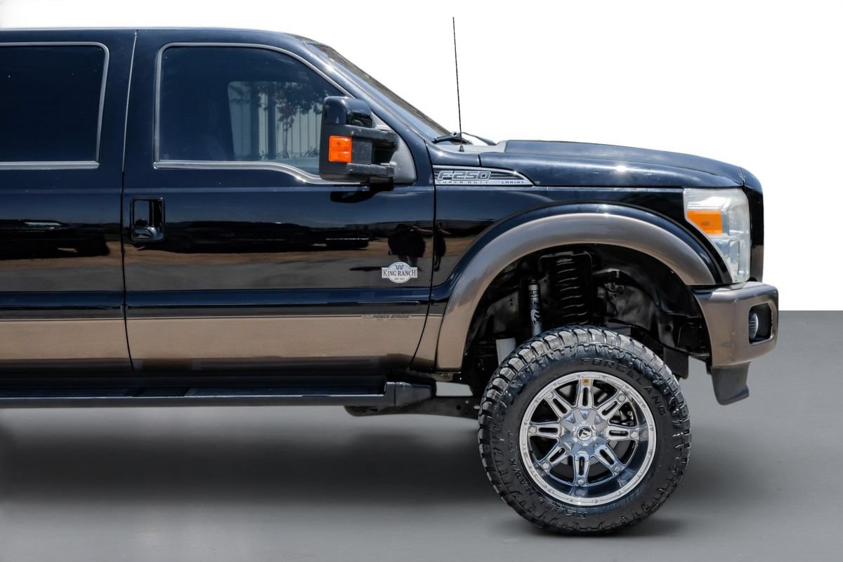 Used 2016 Ford F250 King Ranch w/ FX4 Off-Road Package AWD/4WD image 7