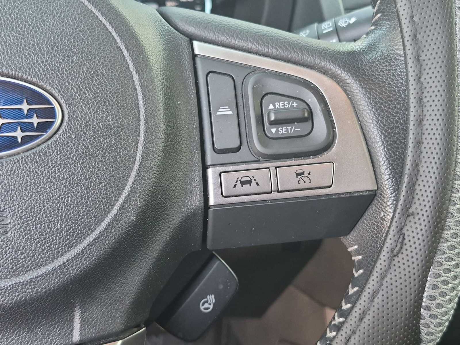 Used 2017 Subaru Forester 2.5i Touring AWD/4WD image 25