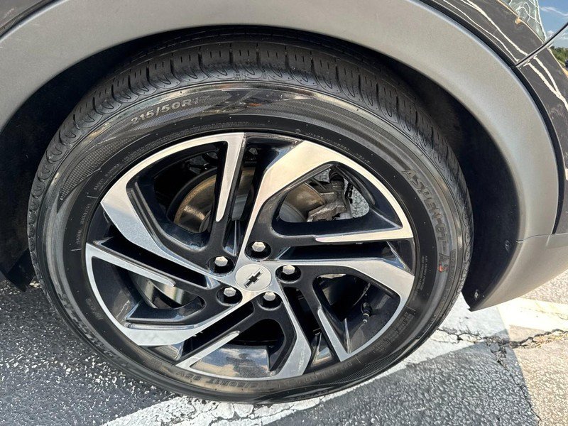 Used 2023 Chevrolet Bolt LT FWD image 7