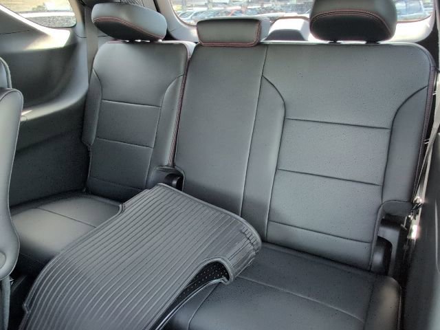 New 2026 Chevrolet Traverse RS w/ LPO, Floor Liner Package image 9