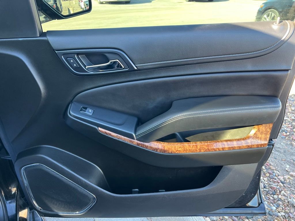 Used 2019 Chevrolet Suburban Premier image 31