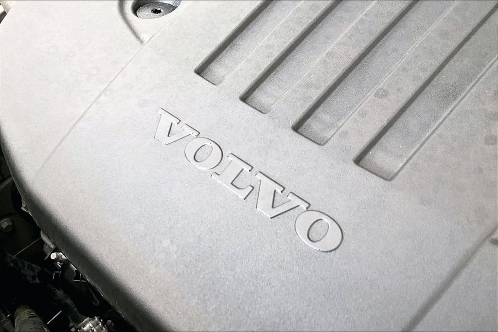 Certified 2025 Volvo XC90 B5 Plus w/ Protection Package Premier AWD/4WD image 44