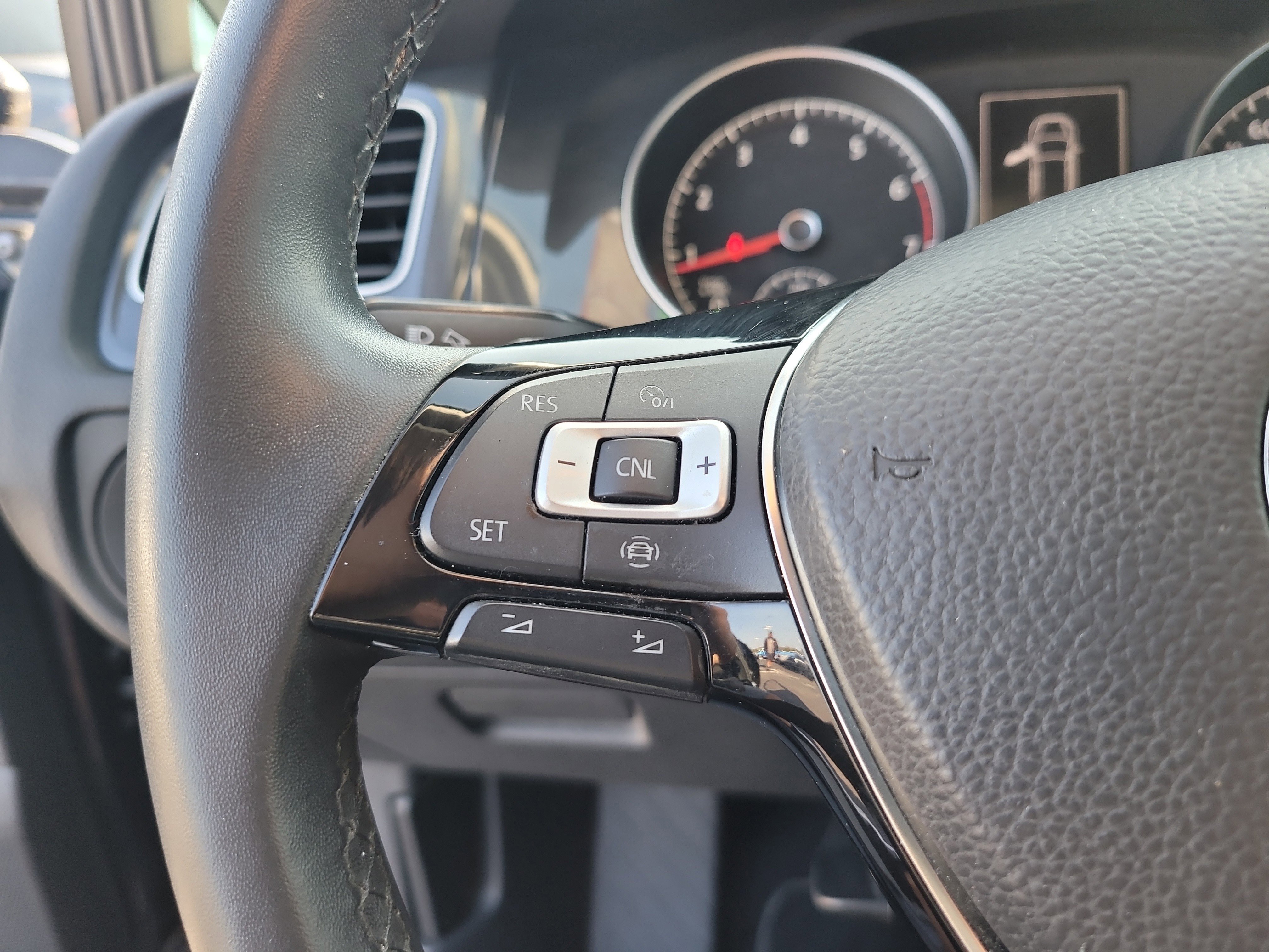 Used 2021 Volkswagen Golf 4-Door image 28