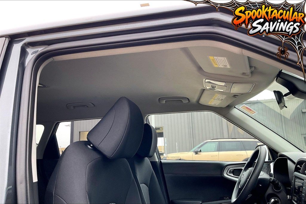 Used 2025 Kia Soul LX w/ LX Technology Package FWD image 21