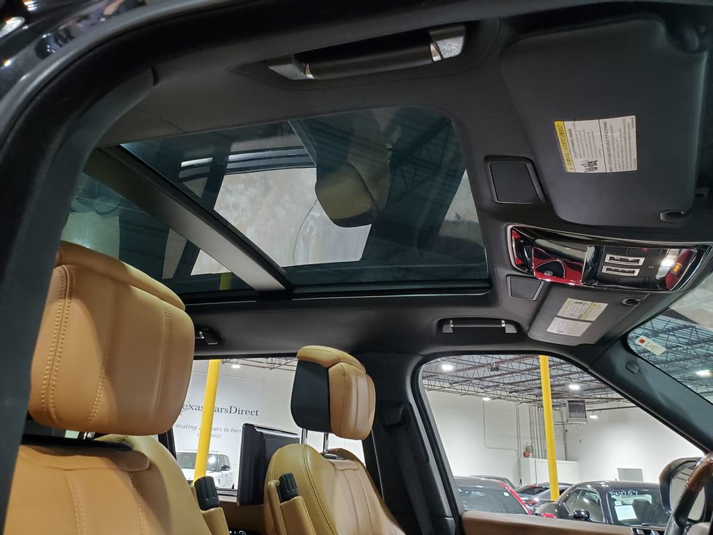 Used 2019 Land Rover Range Rover Long Wheelbase Autobiography AWD/4WD image 16