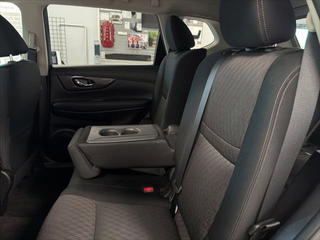 Used 2019 Nissan Rogue SV AWD/4WD image 23