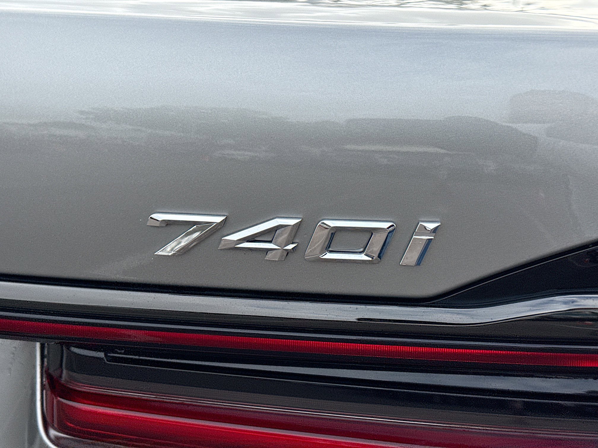 Used 2020 BMW 740i w/ M Sport Package image 11