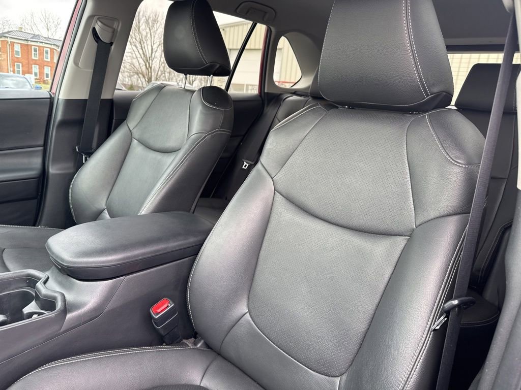 Used 2020 Toyota RAV4 LE w/ All Weather Liner Package AWD/4WD image 30