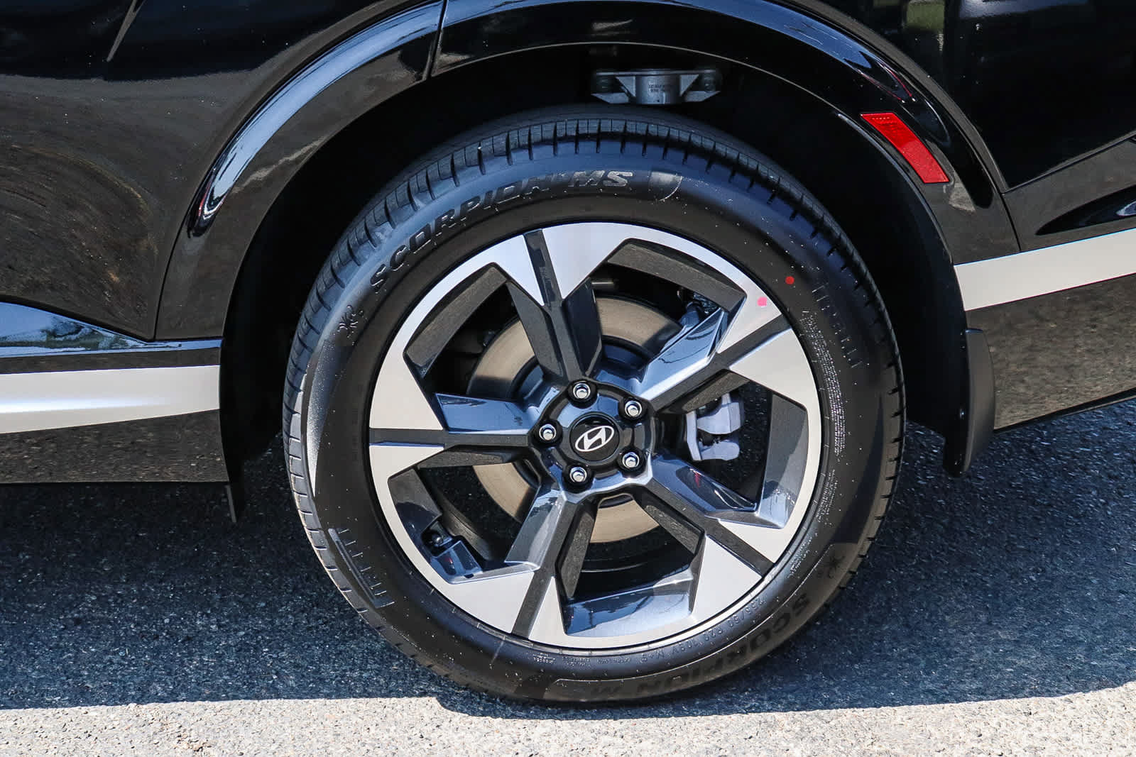 New 2027 Hyundai Palisade Limited FWD image 13