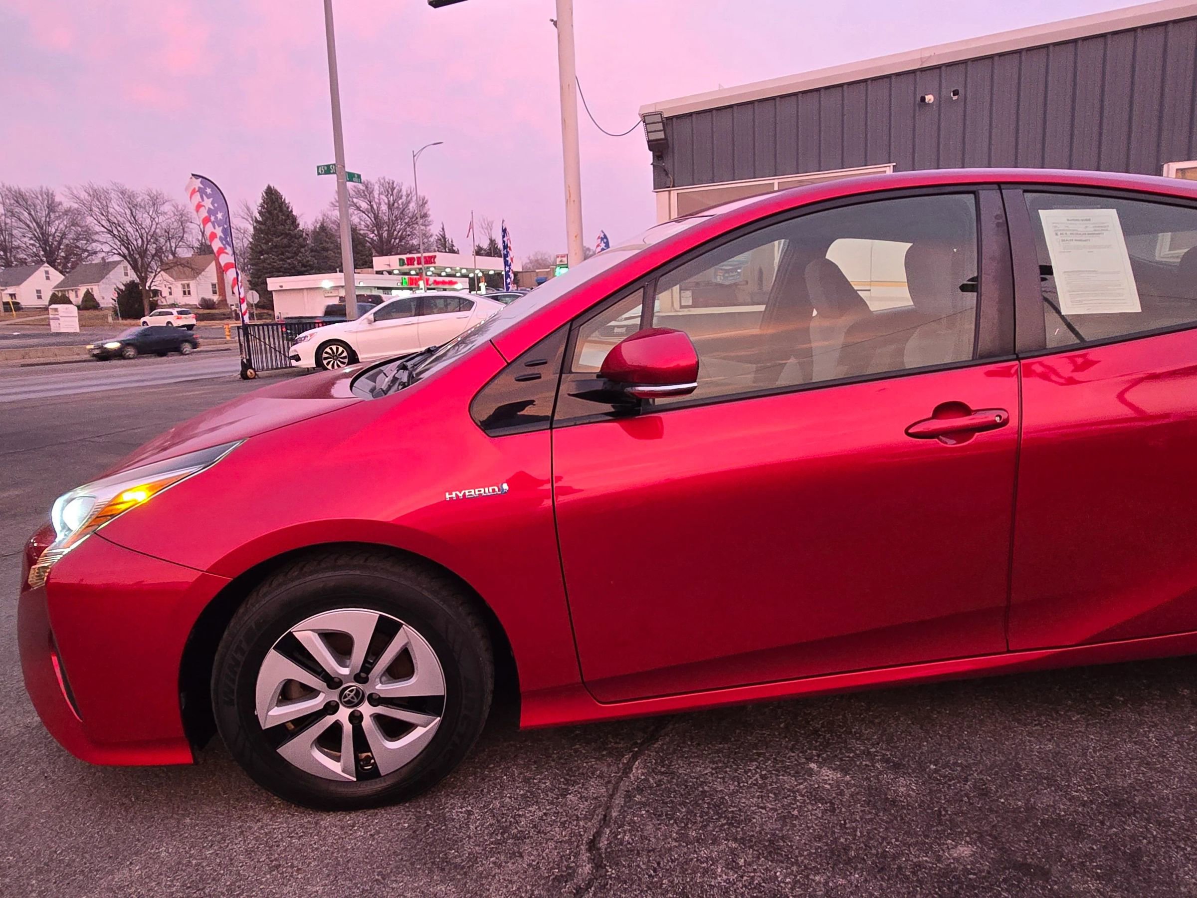 Used 2017 Toyota Prius Three image 2