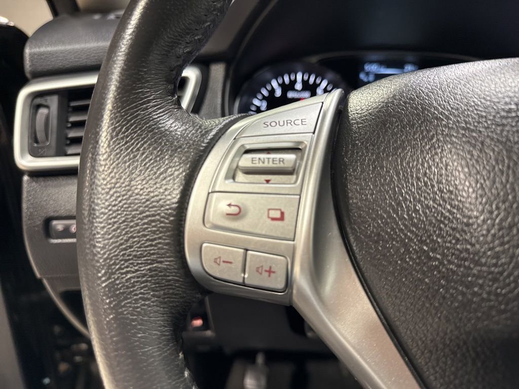 Used 2015 Nissan Rogue SL w/ SL Premium Package image 13