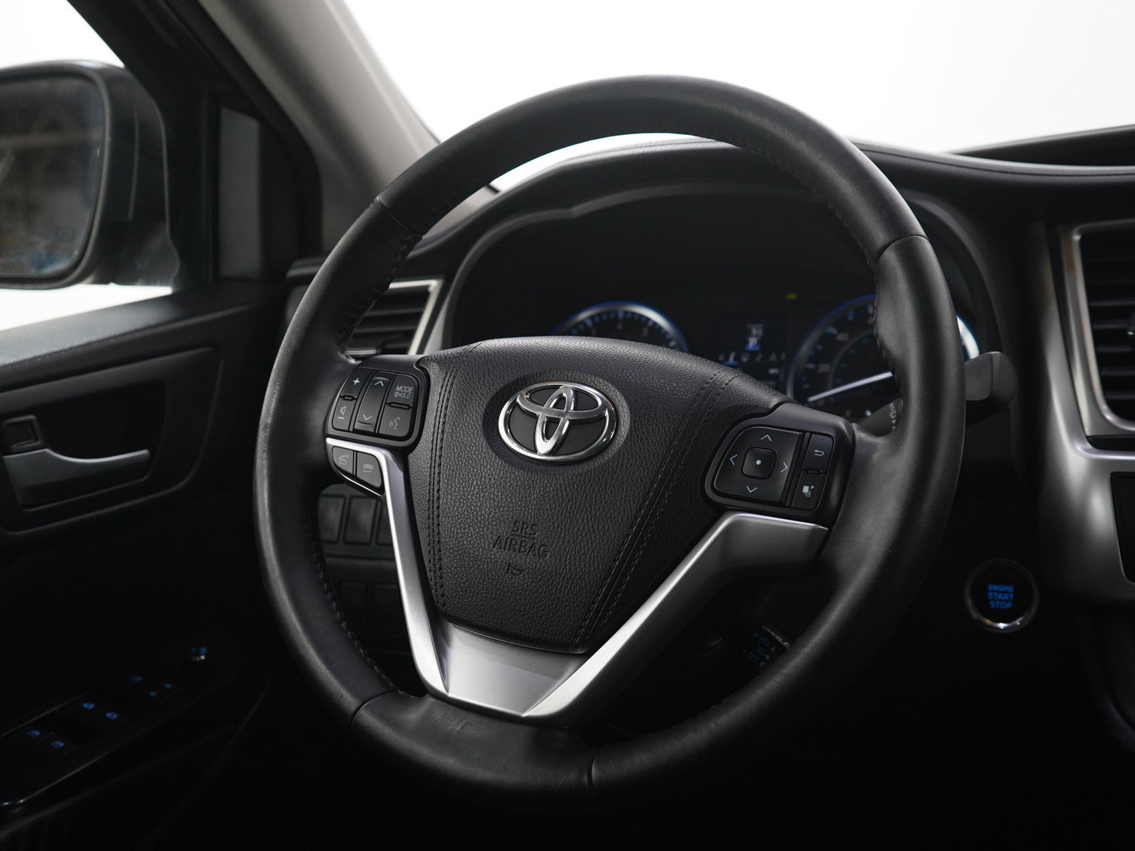 Used 2015 Toyota Highlander XLE AWD/4WD image 15
