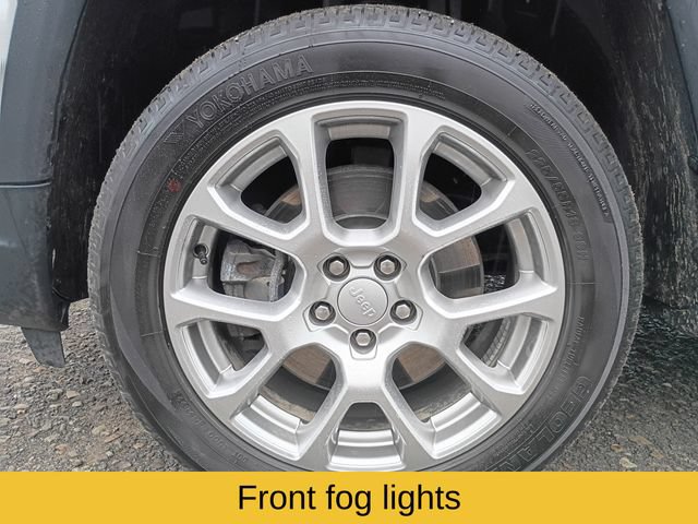Used 2023 Jeep Compass Latitude w/ Sun and Sound Group AWD/4WD image 21