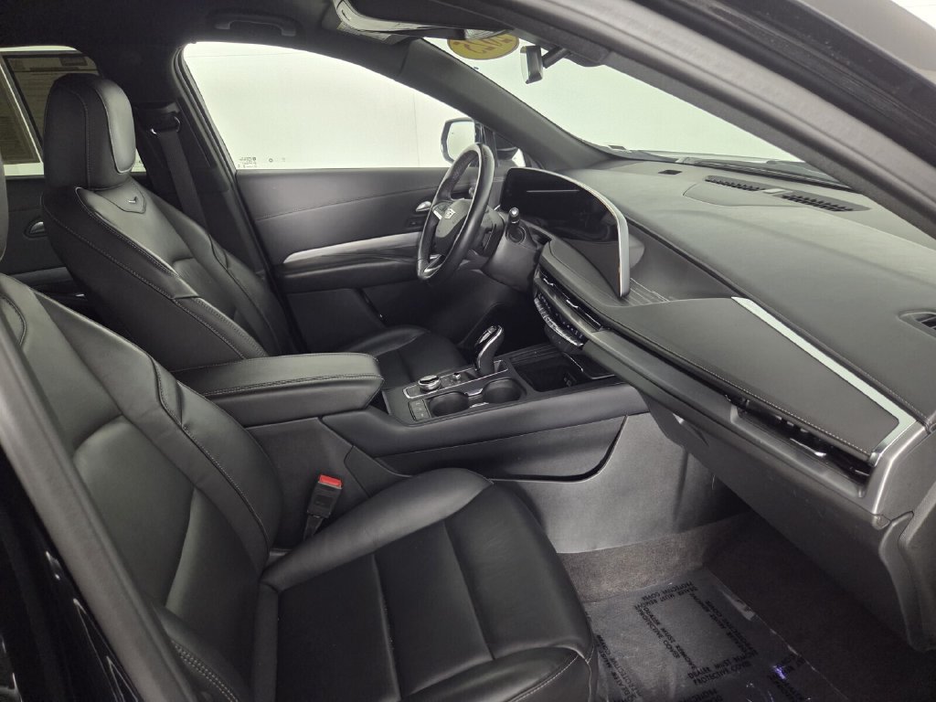 Used 2025 Cadillac XT4 Premium Luxury FWD image 32