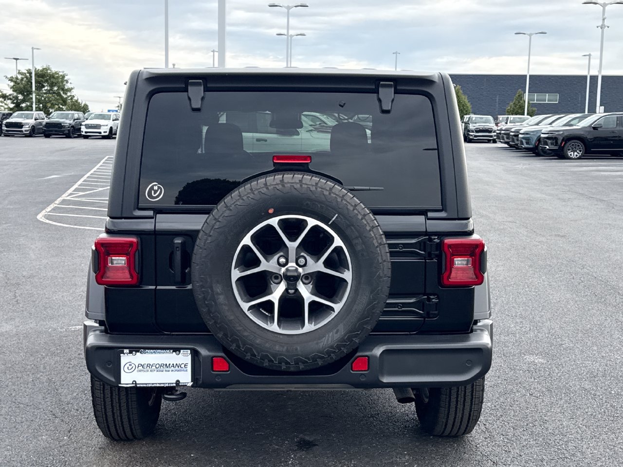 Used 2024 Jeep Wrangler Unlimited Sport AWD/4WD image 4