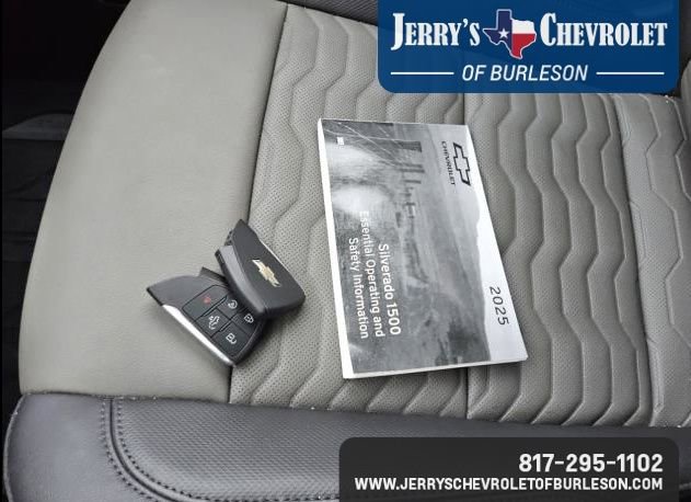 Used 2025 Chevrolet Silverado 1500 ZR2 w/ Technology Package image 13
