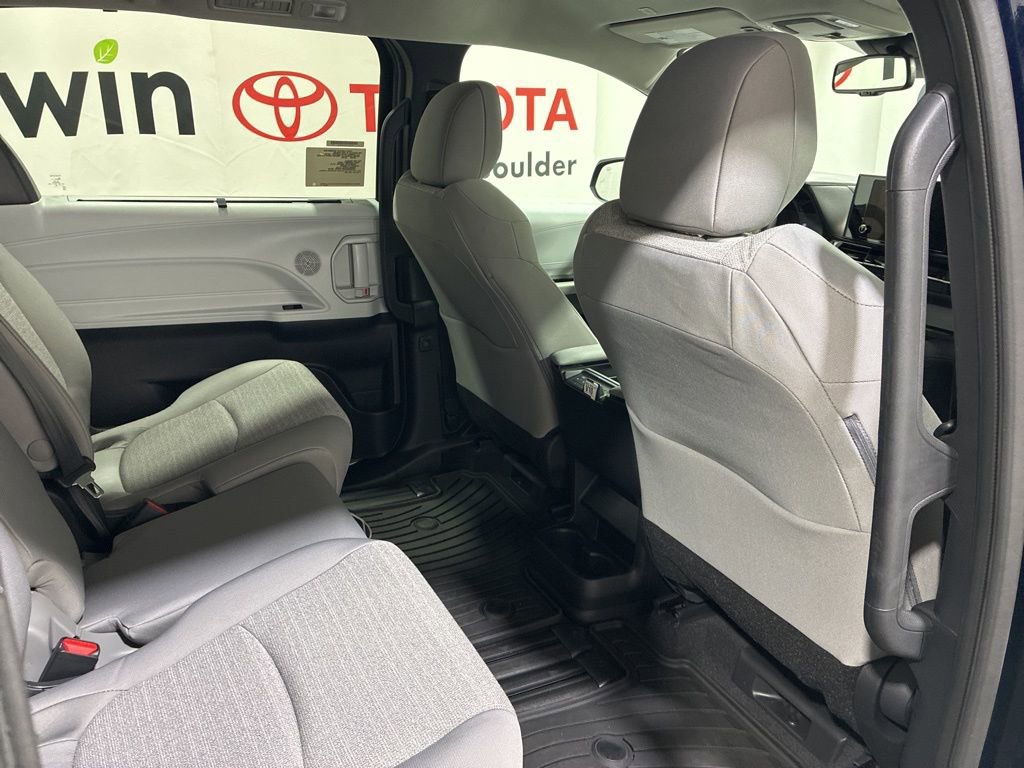 New 2026 Toyota Sienna LE image 15